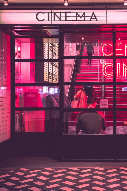 《教父》海报 - 昏暗房间中黑手党教父的侧脸